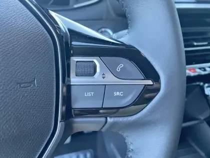 Photo 19 Peugeot 208  Electrique 136 ch 50 kWh