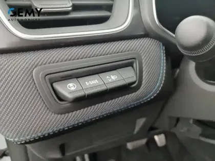 Photo 31 Renault Captur  E-Tech full hybrid 145 ch