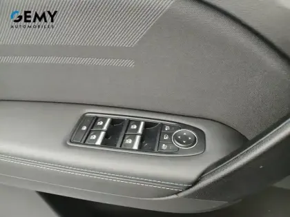 Photo 32 Renault Captur  E-Tech full hybrid 145 ch
