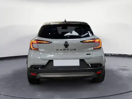 Photo 6 Renault Captur  E-Tech full hybrid 145 ch