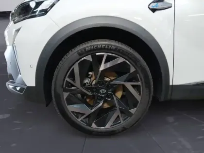 Photo 9 Renault Captur  E-Tech full hybrid 145 ch