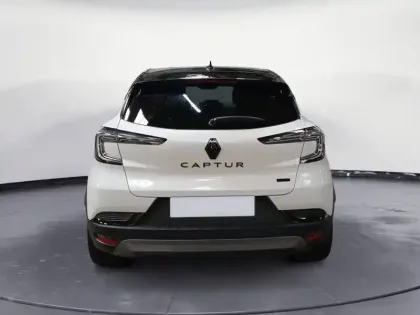 Photo 5 Renault Captur  E-Tech full hybrid 145 ch