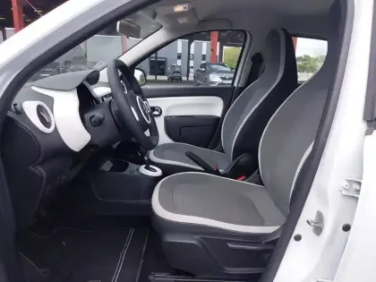 Photo 8 Renault Twingo  III E-Tech
