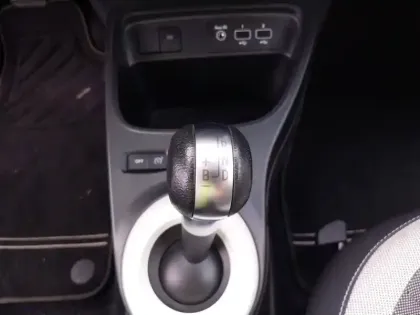 Photo 12 Renault Twingo  III E-Tech