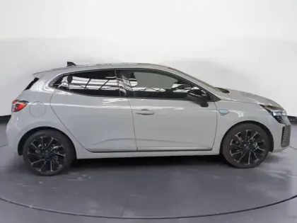 Photo 7 Renault Clio  E-Tech full hybrid 145 ch GSR2