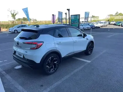 Photo 19 Renault Captur  E-Tech full hybrid 145 ch