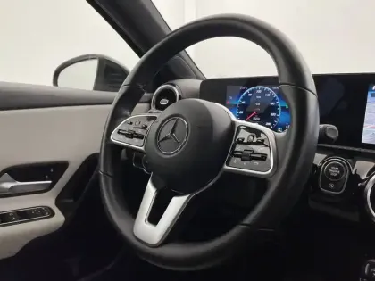 Photo 40 Mercedes Classe A  180 7G-DCT