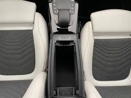 Photo 43 Mercedes Classe A  180 7G-DCT
