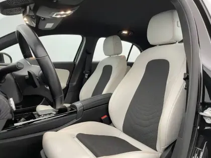 Photo 31 Mercedes Classe A  180 7G-DCT