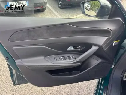 Photo 19 Peugeot 308  Hybrid 145 e-DCS6