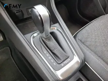 Photo 23 Renault Captur  E-Tech Plug-in 160 - 21