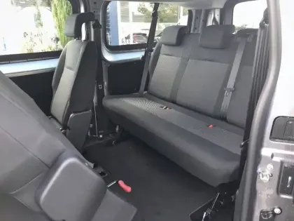 Photo 18 Peugeot Expert  Combi XL 2.2 Diesel 180 S&S EAT8