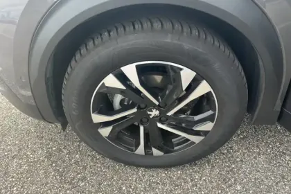 Photo 12 Peugeot 2008  PureTech 130 S&S EAT8