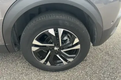 Photo 11 Peugeot 2008  PureTech 130 S&S EAT8