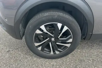 Photo 14 Peugeot 2008  PureTech 130 S&S EAT8