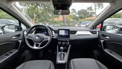 Photo 8 Renault Captur  E-Tech full hybrid 145