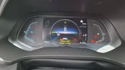 Photo 31 Renault Captur  E-Tech full hybrid 145