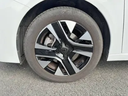 Photo 12 Peugeot 208  PureTech 100 S&S BVM6