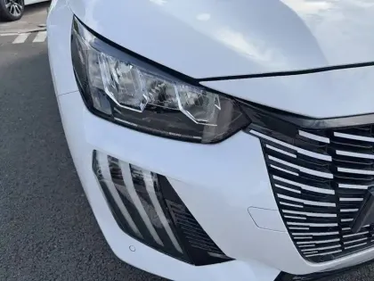 Photo 15 Peugeot 208  PureTech 100 S&S BVM6