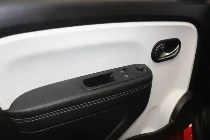 Photo 11 Renault Twingo  III E-Tech