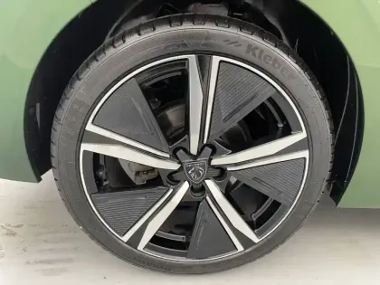 Photo 18 Peugeot 308  PureTech 130ch S&S EAT8