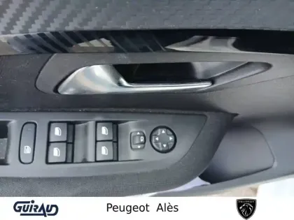 Photo 12 Peugeot 208  PureTech 75 S&S BVM5