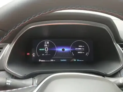Photo 14 Renault Captur  E-Tech full hybrid 160 ch