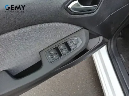 Photo 13 Renault Clio  E-Tech full hybrid 145
