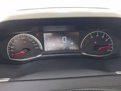 Photo 11 Peugeot 2008  PureTech 100 S&S BVM6
