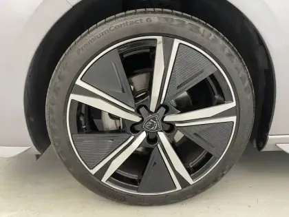 Photo 16 Peugeot 308  PureTech 130ch S&S EAT8
