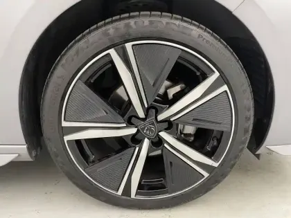 Photo 17 Peugeot 308  PureTech 130ch S&S EAT8