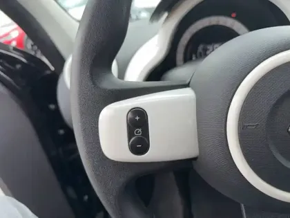Photo 21 Renault Twingo  III E-Tech