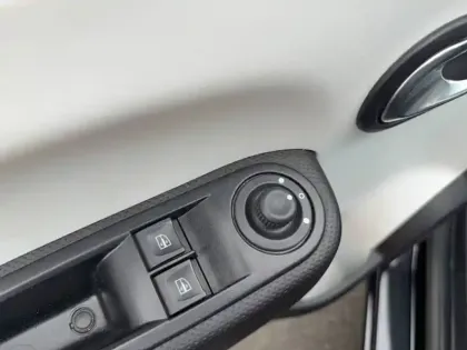 Photo 16 Renault Twingo  III E-Tech