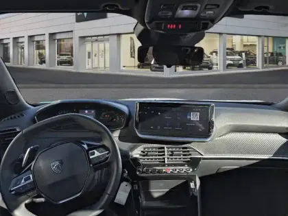 Photo 7 Peugeot 2008  Hybrid 145 ch e-DCS6