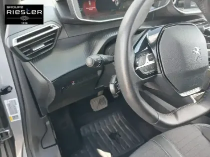 Photo 17 Peugeot 2008  PureTech 130 S&S EAT8