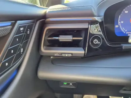 Photo 24 Porsche Macan  Turbo 639 ch