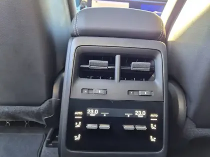 Photo 12 Porsche Macan  Turbo 639 ch