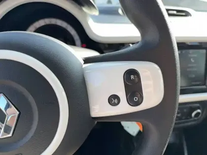 Photo 20 Renault Twingo  III E-Tech