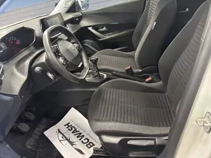 Photo 8 Peugeot 2008  PureTech 100 S&S BVM6