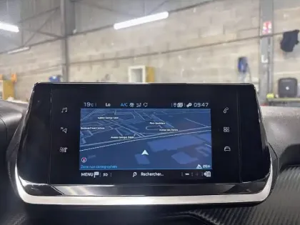 Photo 13 Peugeot 2008  PureTech 100 S&S BVM6