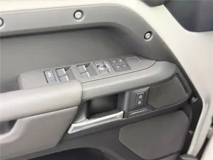 Photo 25 Land rover Defender 110 PHEV