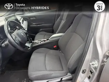 Photo 10 Toyota C-HR  122h Graphic 2WD E-CVT RC18