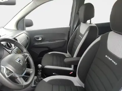 Photo 28 Dacia Lodgy  1.5 Blue dCi 115ch Stepway 7 places E6D-Full