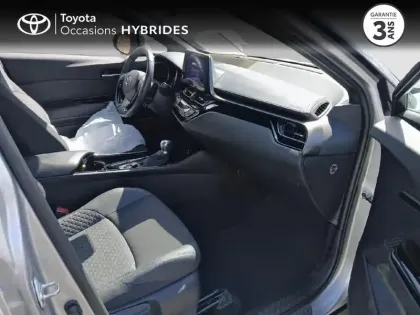 Photo 8 Toyota C-HR  1.8 Hybride 122ch Design Ultimate E-CVT