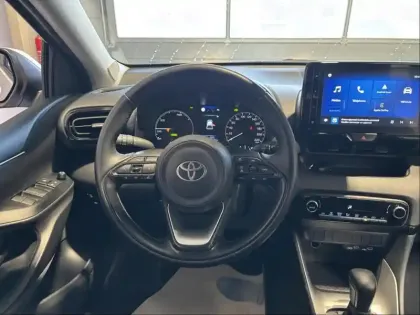 Photo 11 Toyota Yaris  116h Dynamic 5p MC24