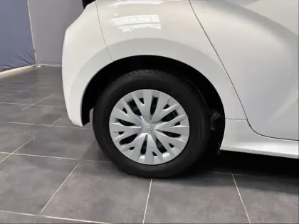 Photo 10 Toyota Yaris  116h Dynamic 5p MC24