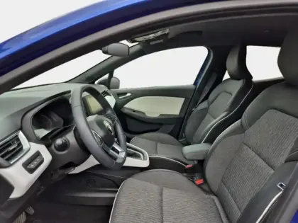 Photo 12 Renault Clio  1.6 E-Tech hybride 145ch Techno