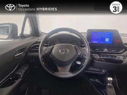 Photo 8 Toyota C-HR  1.8 Hybride 122ch Design Ultimate E-CVT