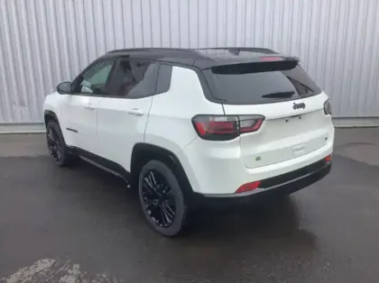 Photo 6 Jeep Compass 1.5 Turbo T4 130 ch e-Hybrid BVR7 S