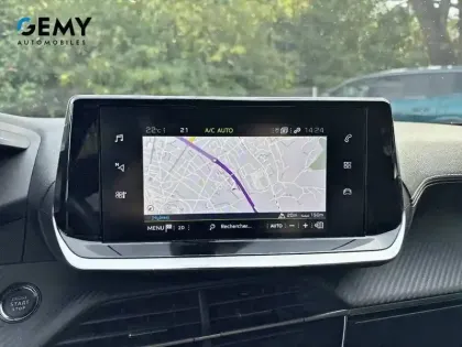 Photo 12 Peugeot 2008  PureTech 130 S&S BVM6